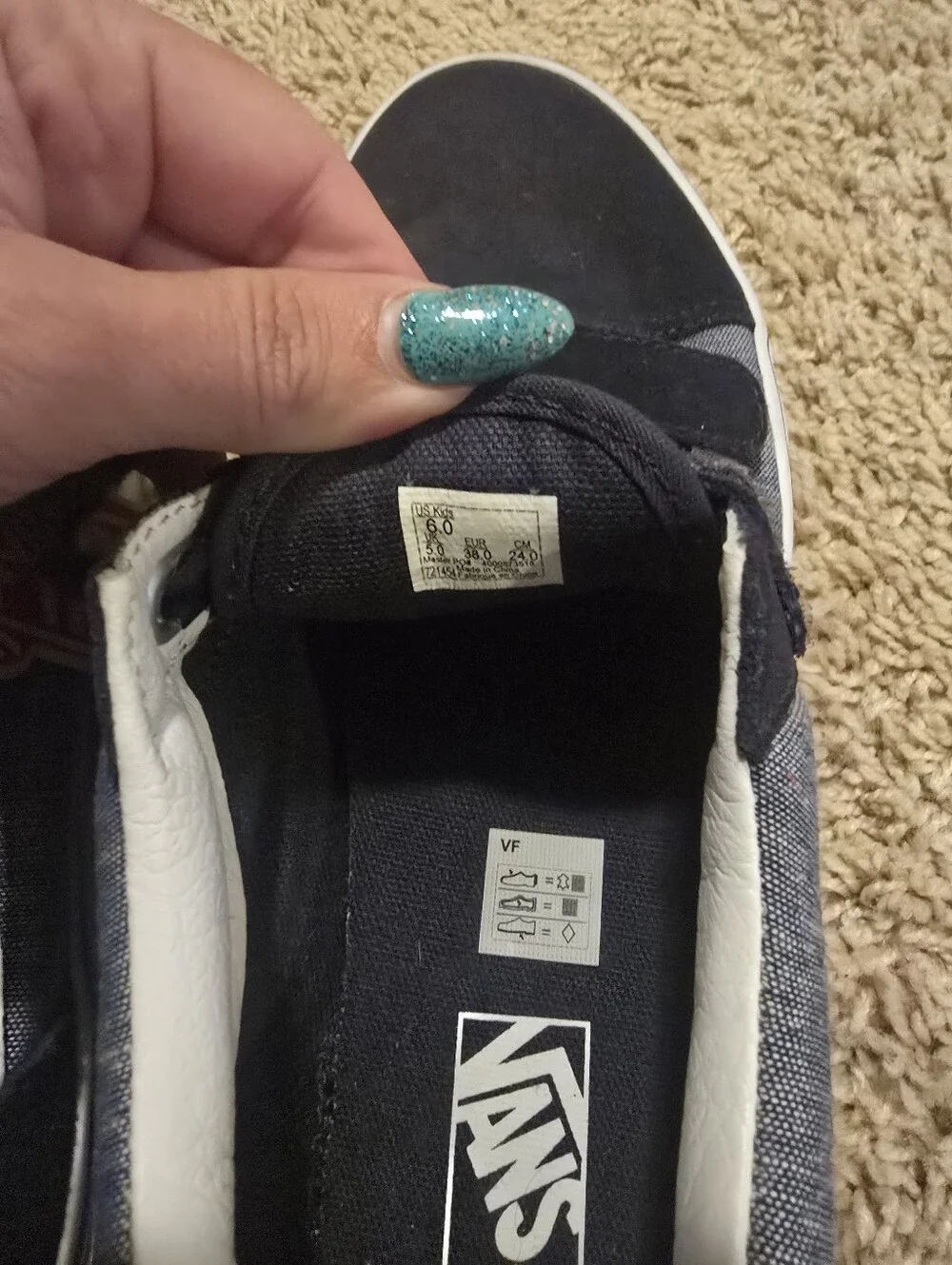 NWT Vans Kids Navy and White Velcro Old Skool Sneakers